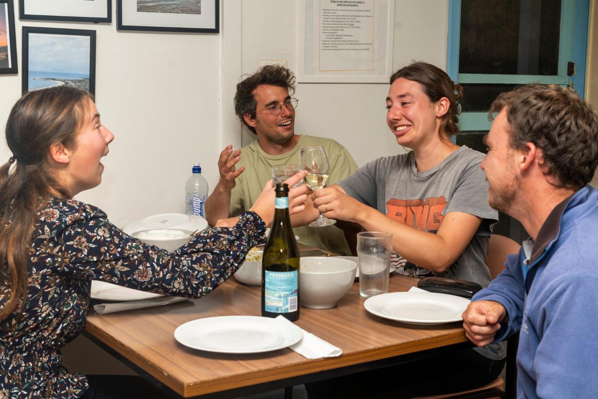 Apollo Bay Backpackers Hostel Bagian luar foto