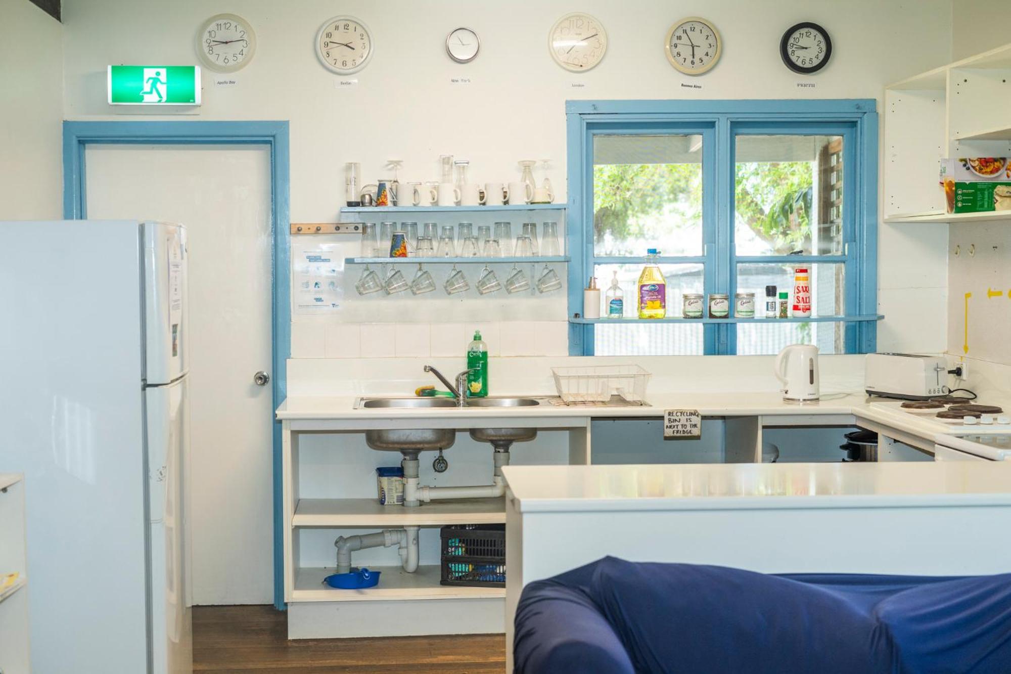 Apollo Bay Backpackers Hostel Bagian luar foto
