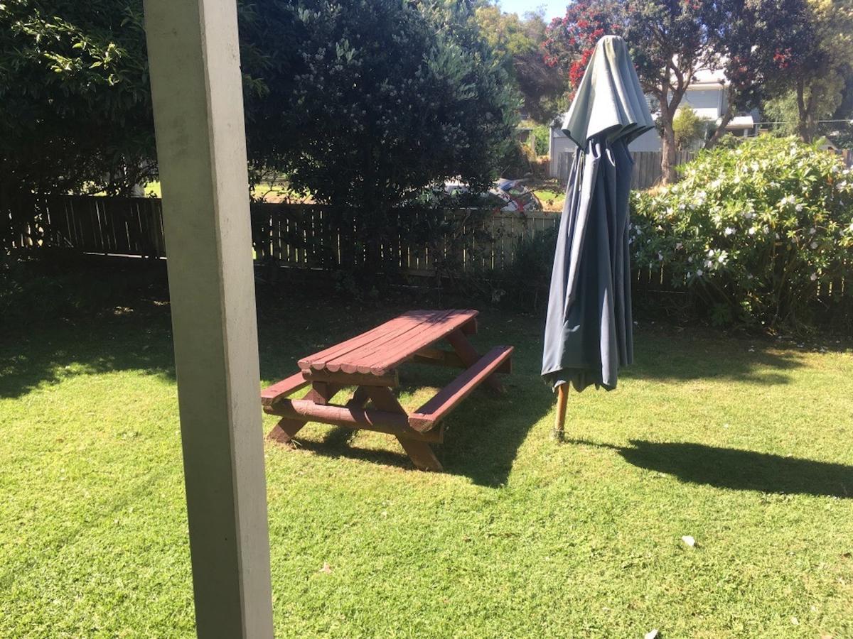 Apollo Bay Backpackers Hostel Bagian luar foto